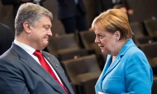 Меркель всадила нож в спину Порошенко ради дружбы с Путиным